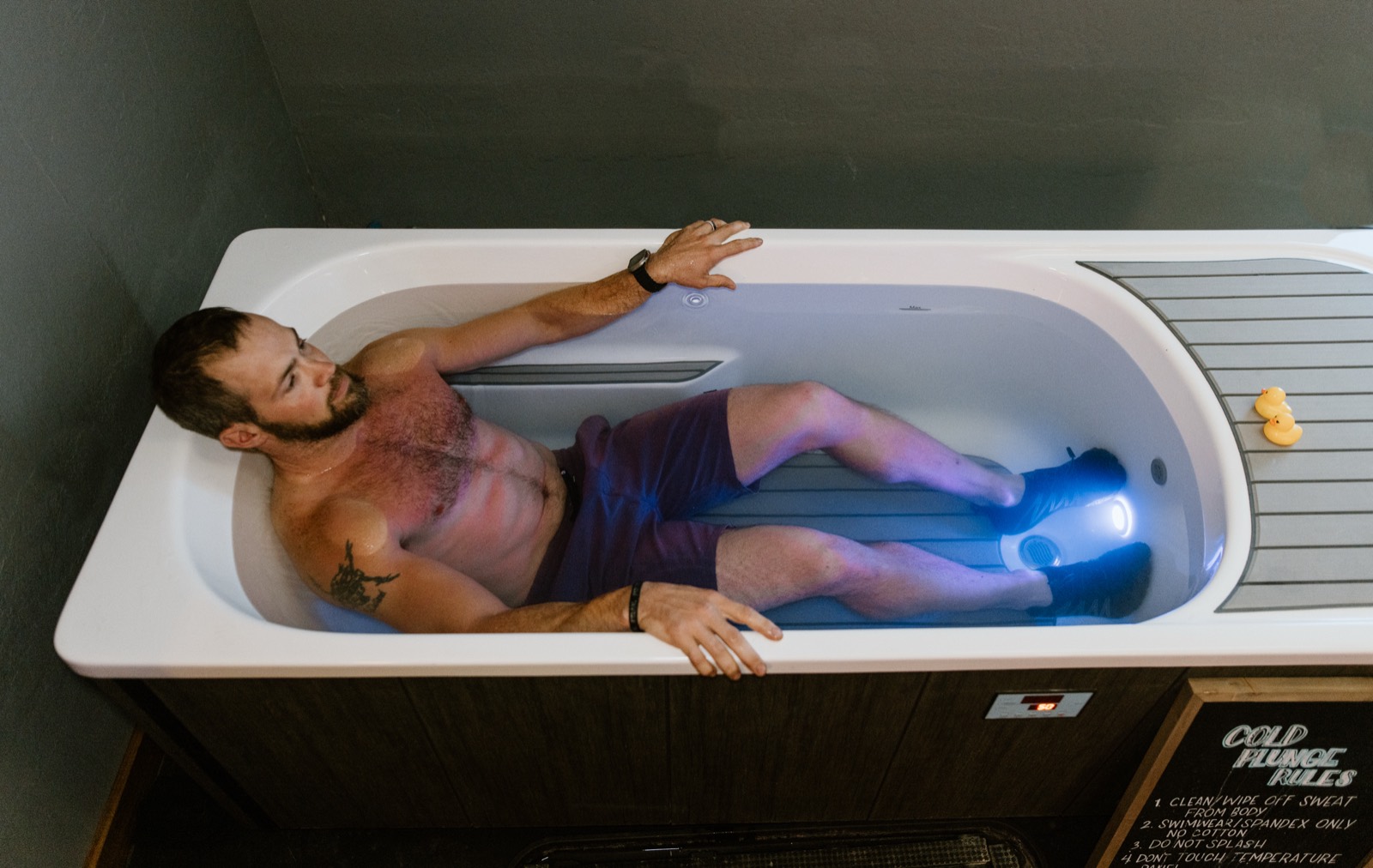 Cold plunge tub at Heat & Chill Recovery, contrast therapy studio in Oklahoma City